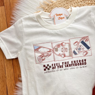 Conj. Camiseta Feel the Energy e Bermuda em Moletinho - Off White e Ferrugem